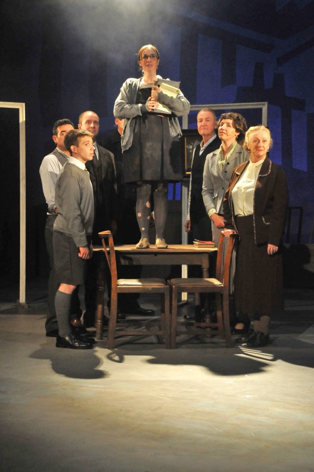 final-scene-with-full-cast-2016-credit-dave-the-pap