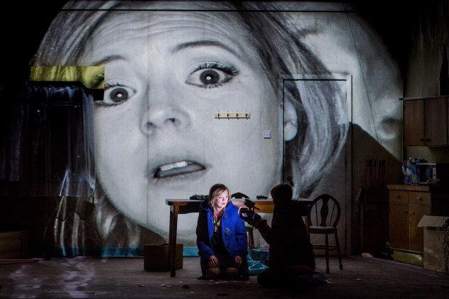 Hansel and Gretel - Engelbert Humperdinck - Opera North - 2nd February 2017
Hansel - Katie Bray
Gretel - Fflur Wyn
Gertrud/Witch - Susan Bullock
Peter - Stephen Gadd
Sandman - Rachel J. Mosley
Dew Fairy - Amy Freston
Conductor - Christoph Altstaedt
Dire