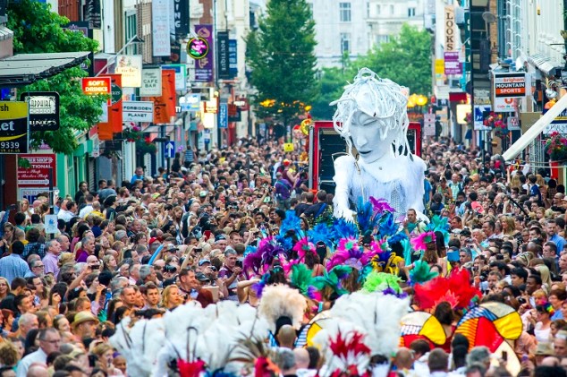 Brazilica Parade Crowd Scene - small