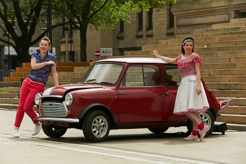 summer-holiday-sarah-workman-isobel-bates-photo-by-richard-lakos_preview